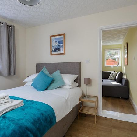 Stopover At Lowcay Apartment D With Allocated Parking Portsmouth Kamer foto